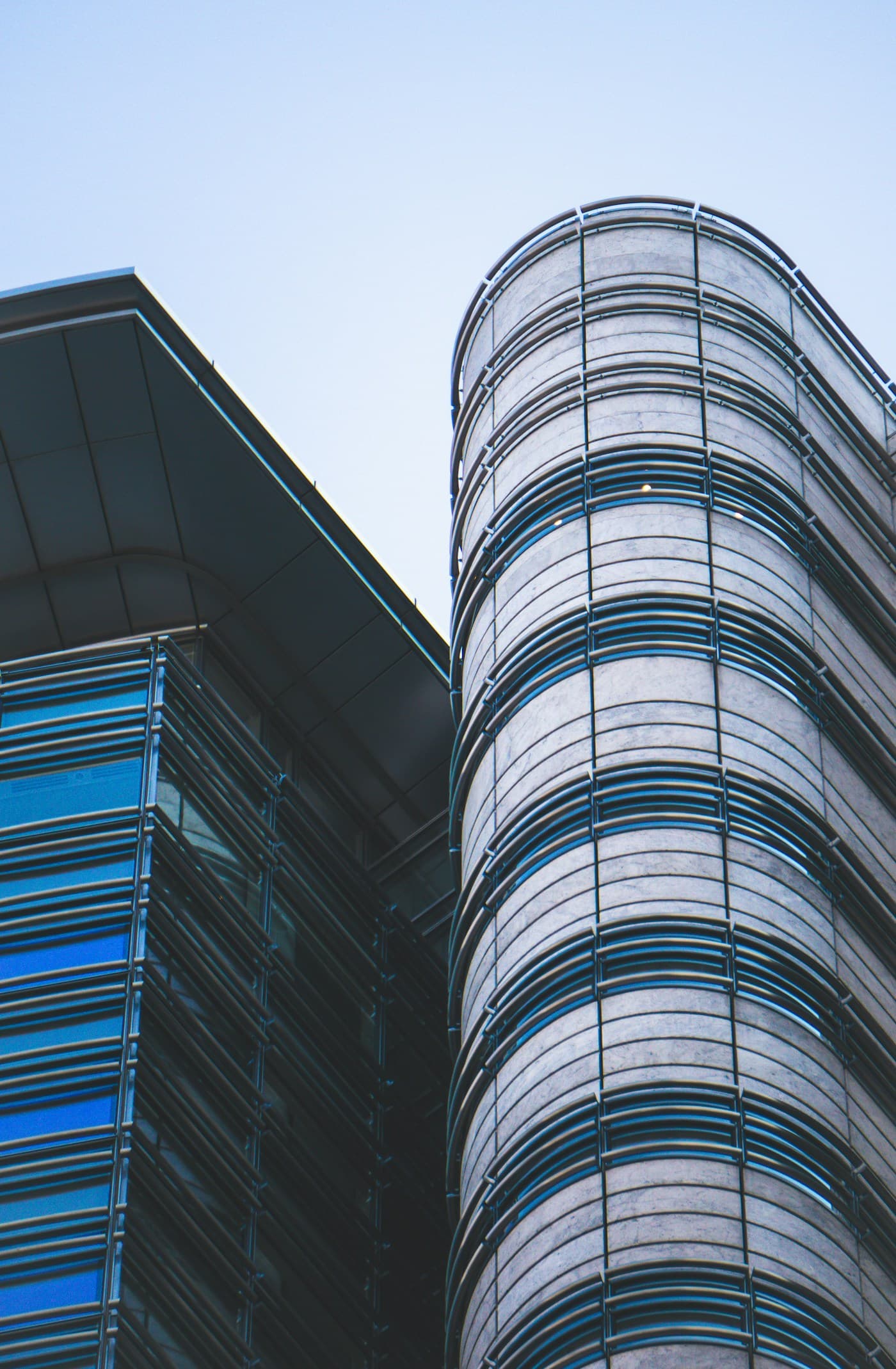 Immeuble de bureaux moderne, projets DEXTERA GROUP en Afrique de l'Ouest